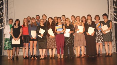 Die frischgebackenen Jungmeister und ihre Ausbilder. Foto: Gewerbliche Schule Metzingen