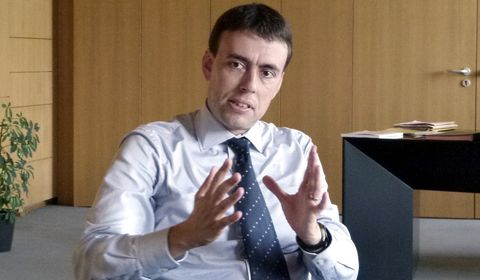 Finanz- und Wirtschaftsminister Nils Schmid im Gespräch.